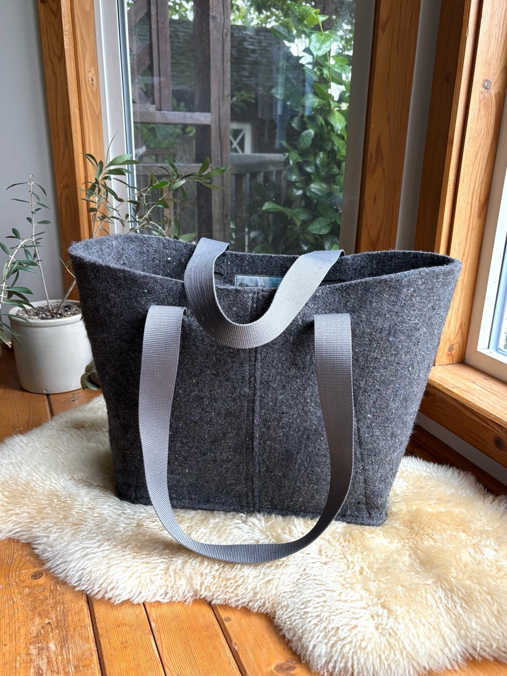 Ibex Unisex Reclaimed Wool Tote